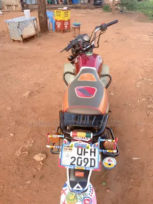 TVS HLX 125 2023 Red