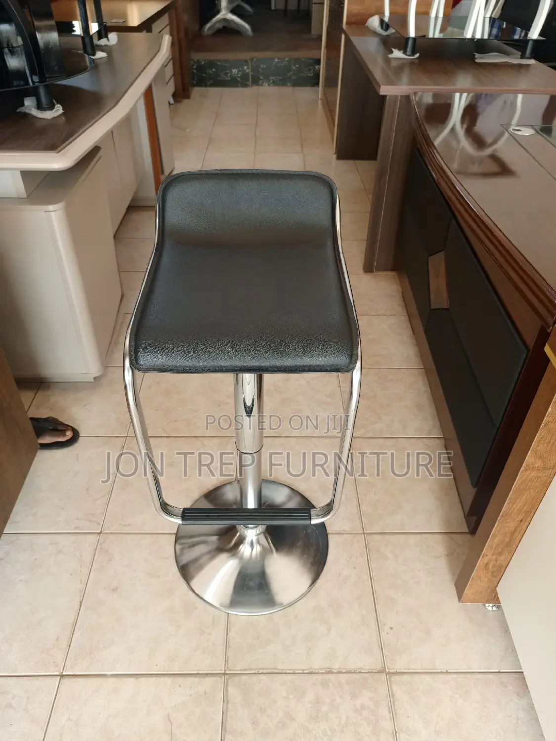 Kicken Bar Stool Adjustable