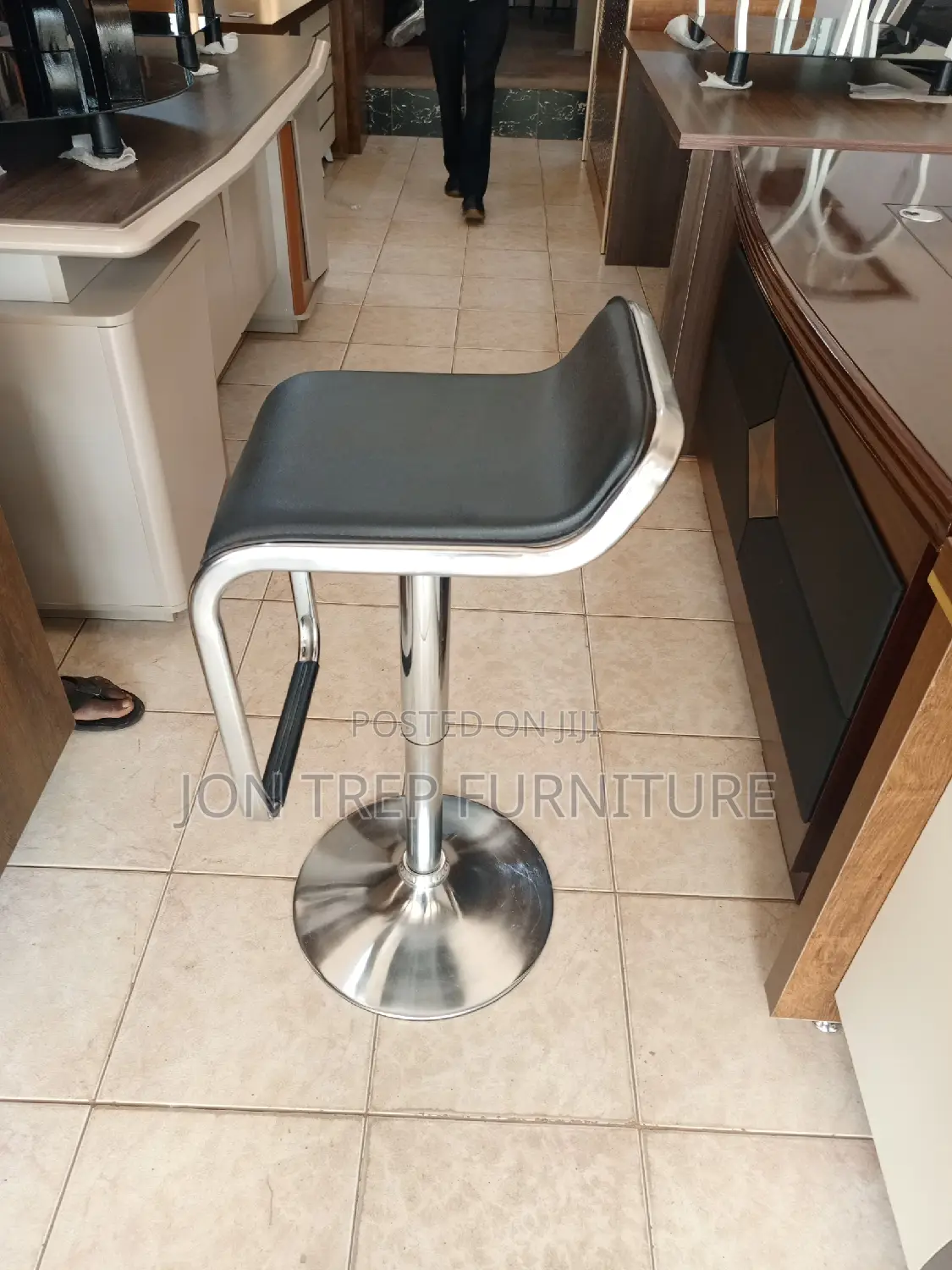 Kicken Bar Stool Adjustable