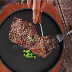Kitchen Round Sizzling Plate With Wooden Base