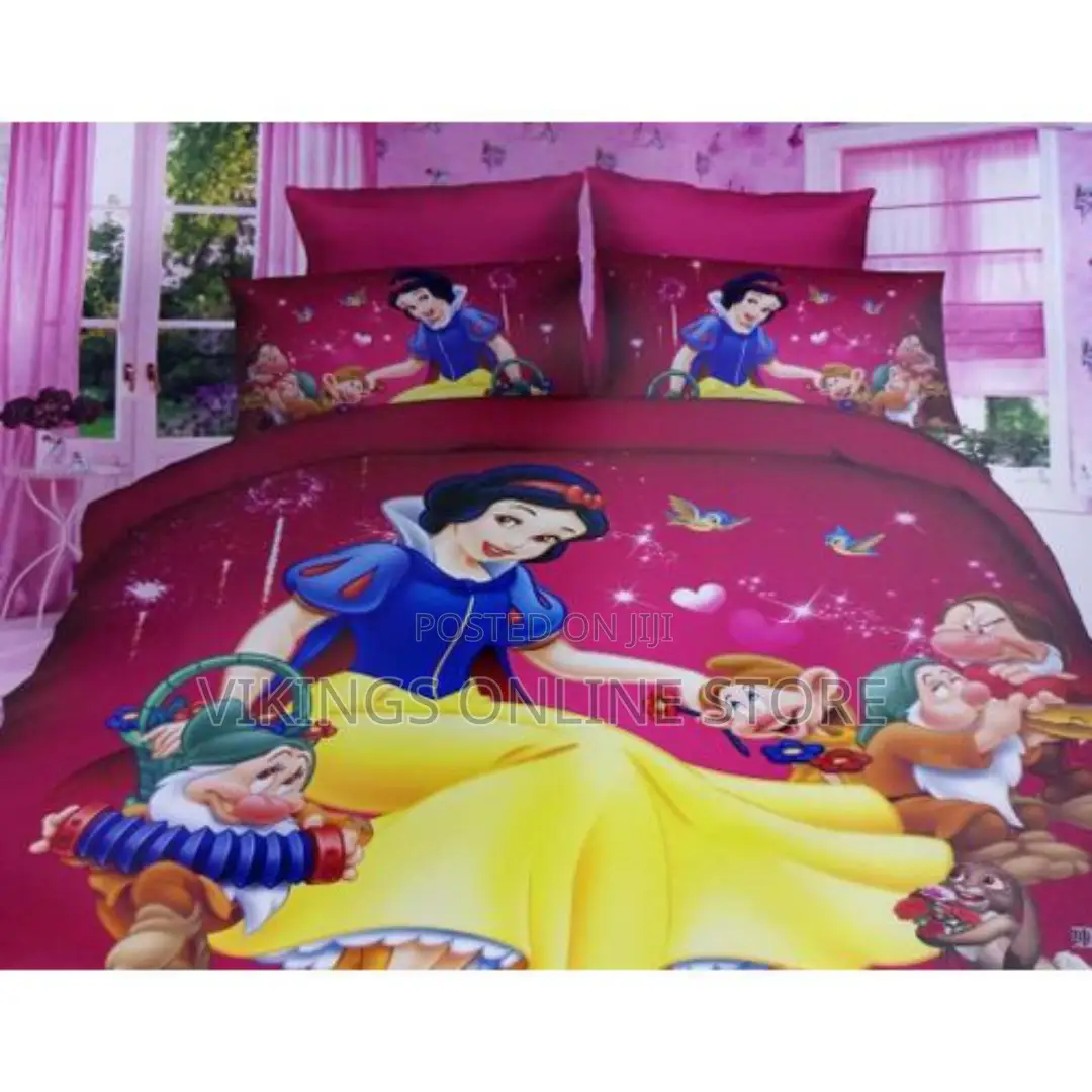 Snow White Themed Girls Duvet- Multicolor