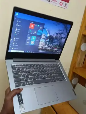 Laptop Lenovo Ideapad 3 4GB Intel Core I5 HDD+SSD 500GB