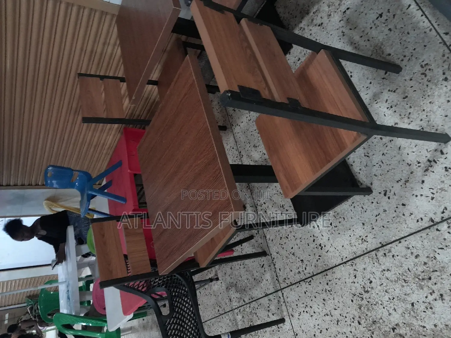 Restaurant Wooden/Metal Set Table/Chairs
