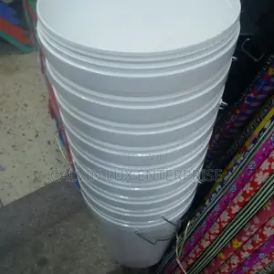 White Bucket With Cover Plastic