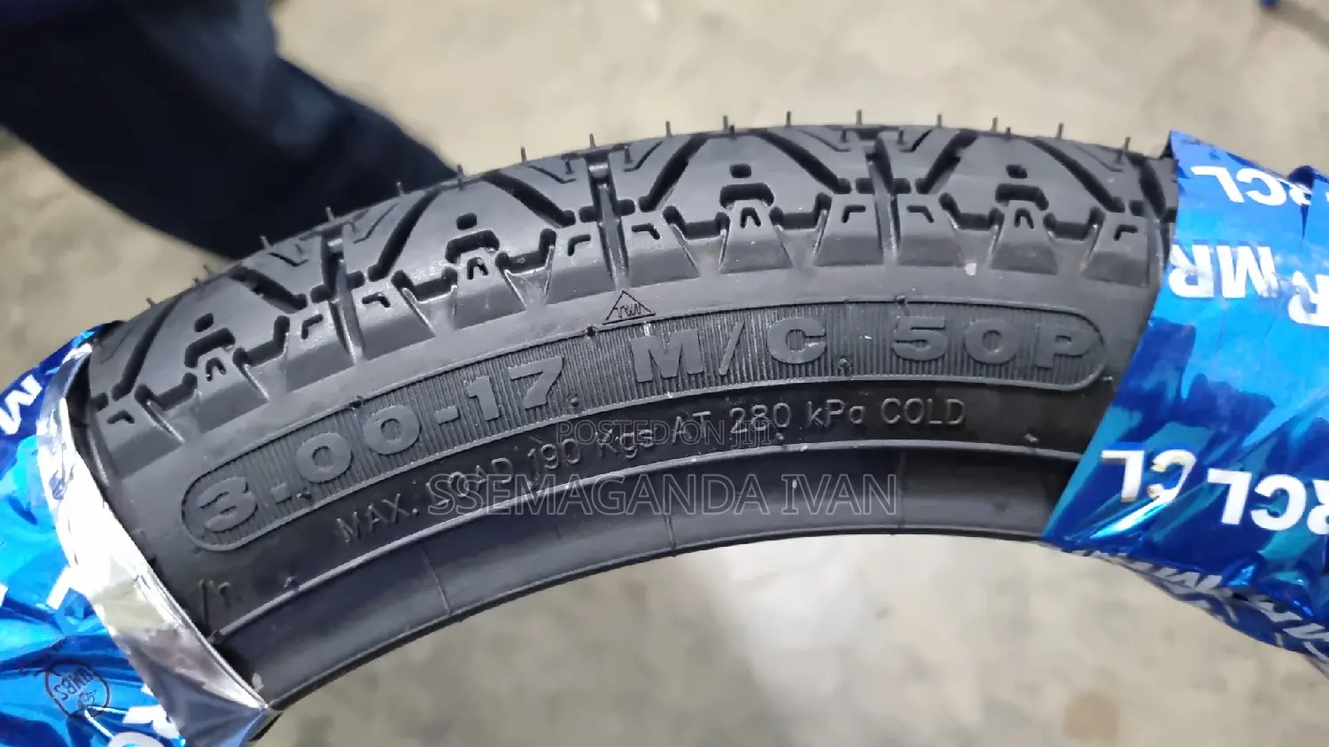 3.00-17 Behind Motorcycle Tyres