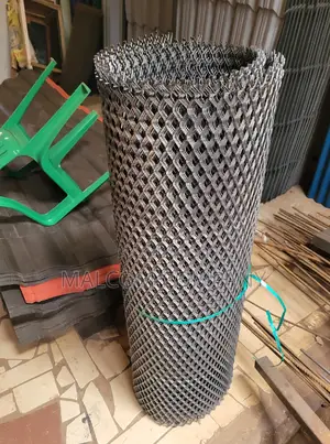 Expanded Wire Metal Mesh Big Eyes .4ftby8ft