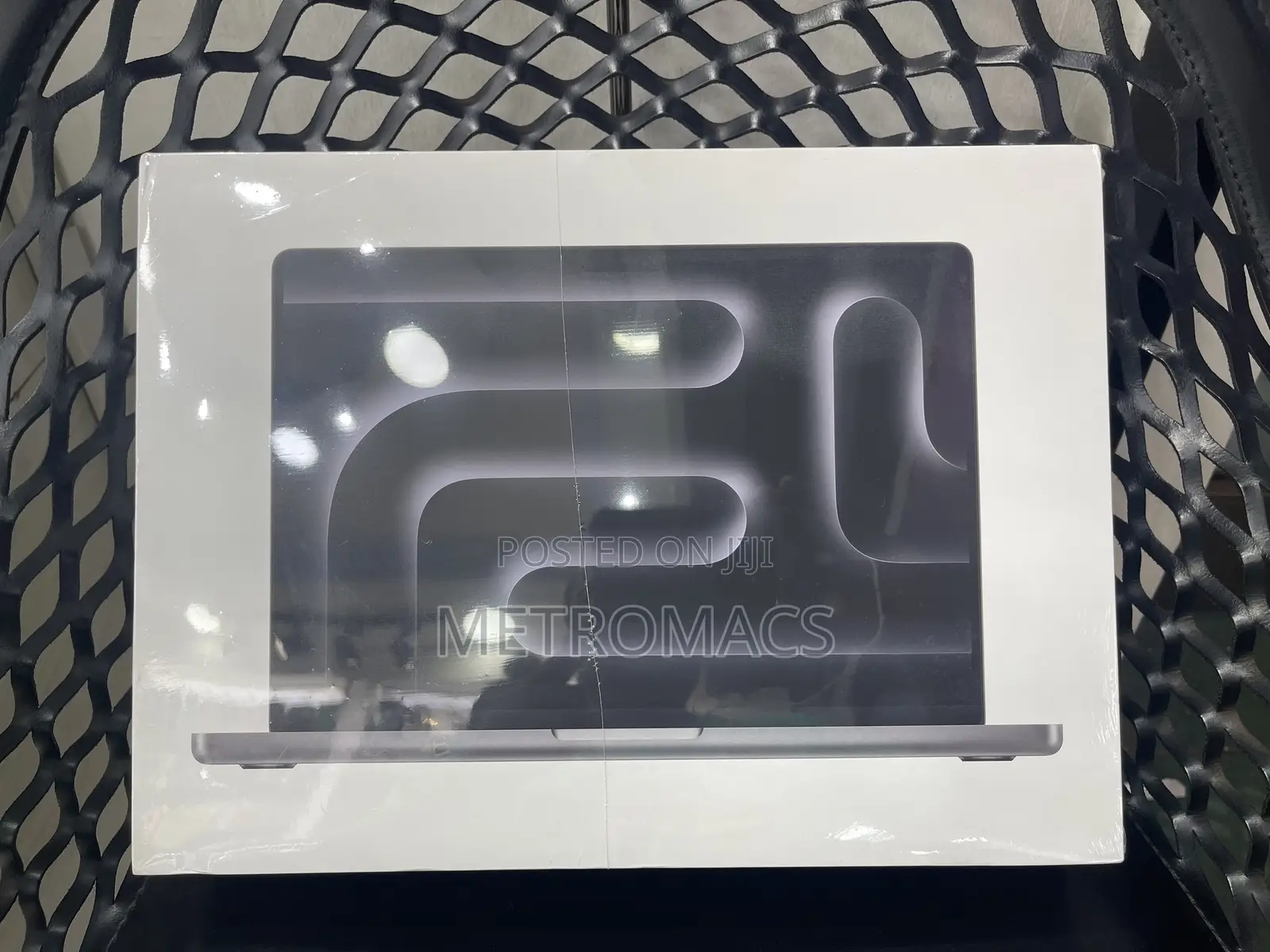 New Laptop Apple MacBook Pro 2023 M3 14-Inch 8GB Apple M3 SSD 1T