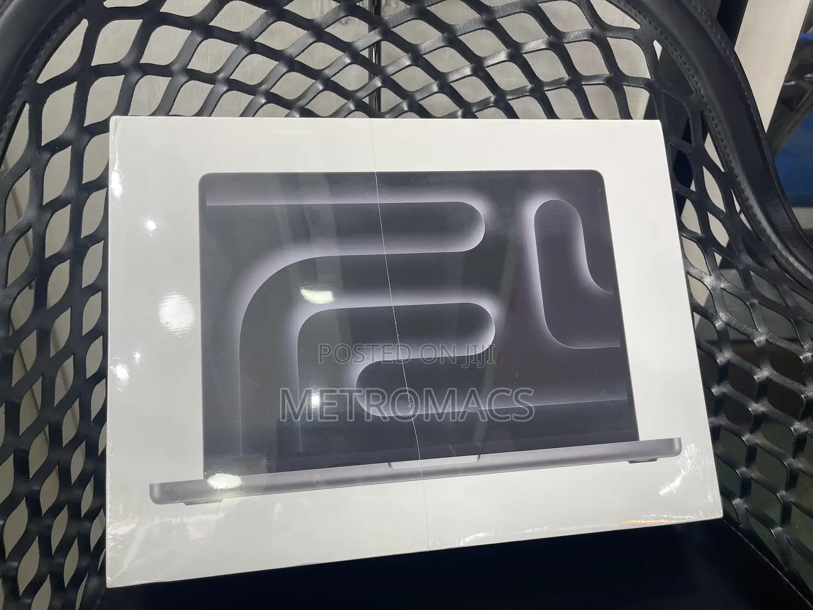 New Laptop Apple MacBook Pro 2023 M3 14-Inch 8GB Apple M3 SSD 1T
