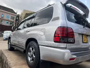 Toyota Land Cruiser 2000 Silver