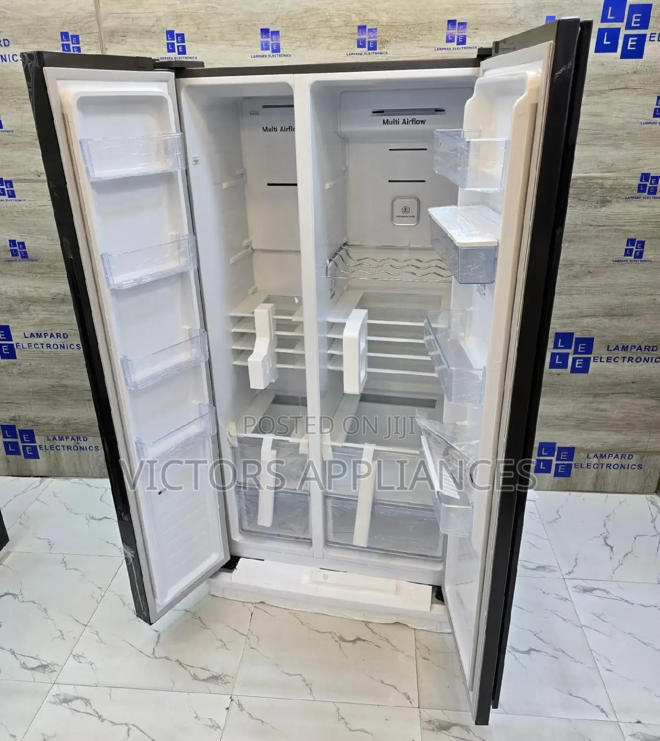 Hisense 670L Side by Side Refrigerator Black Mirror Finish