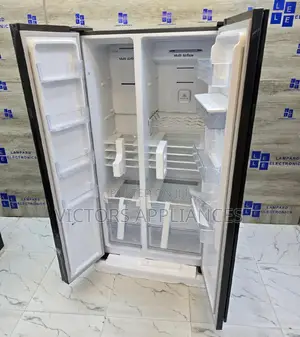 Hisense 670L Side by Side Refrigerator Black Mirror Finish