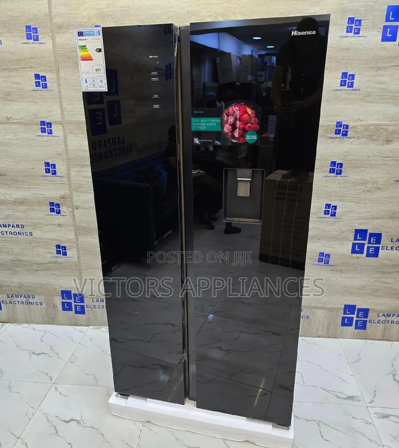 Hisense 670L Side by Side Refrigerator Black Mirror Finish