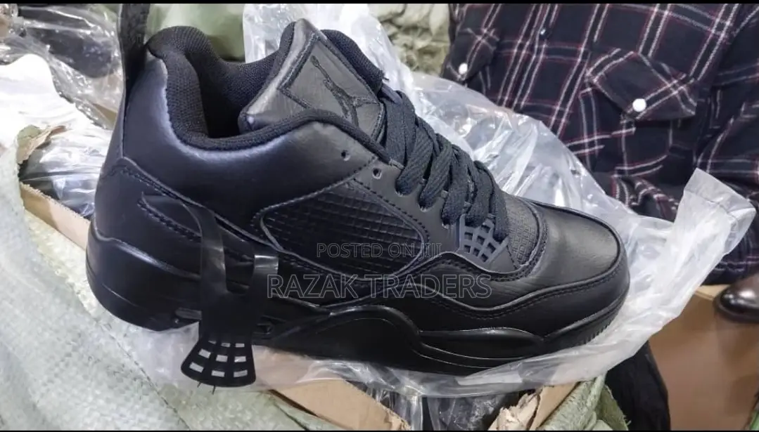 Jordan 4 Black