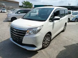 Photo - Toyota Noah 2015 White