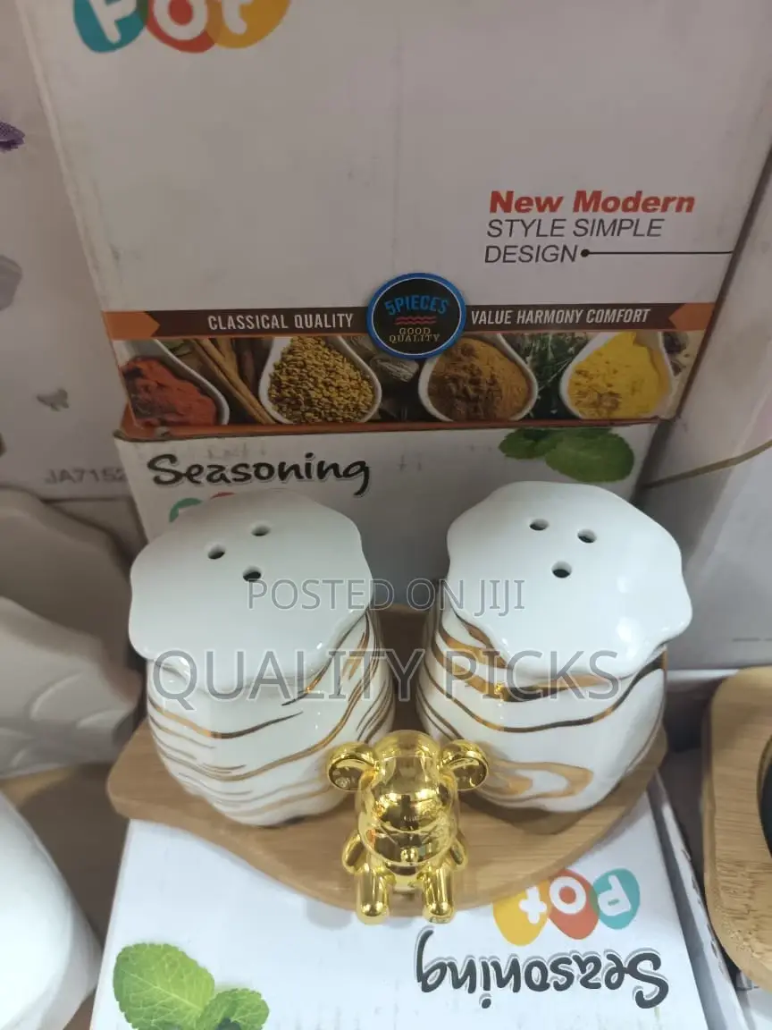 Salt Pepper Shakers Bottle