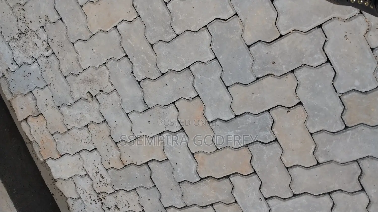 Pavers Is Beauty in Ur Compound