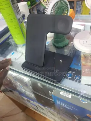 BOOST 3-in-1 Charging Station Wireless Charging Station