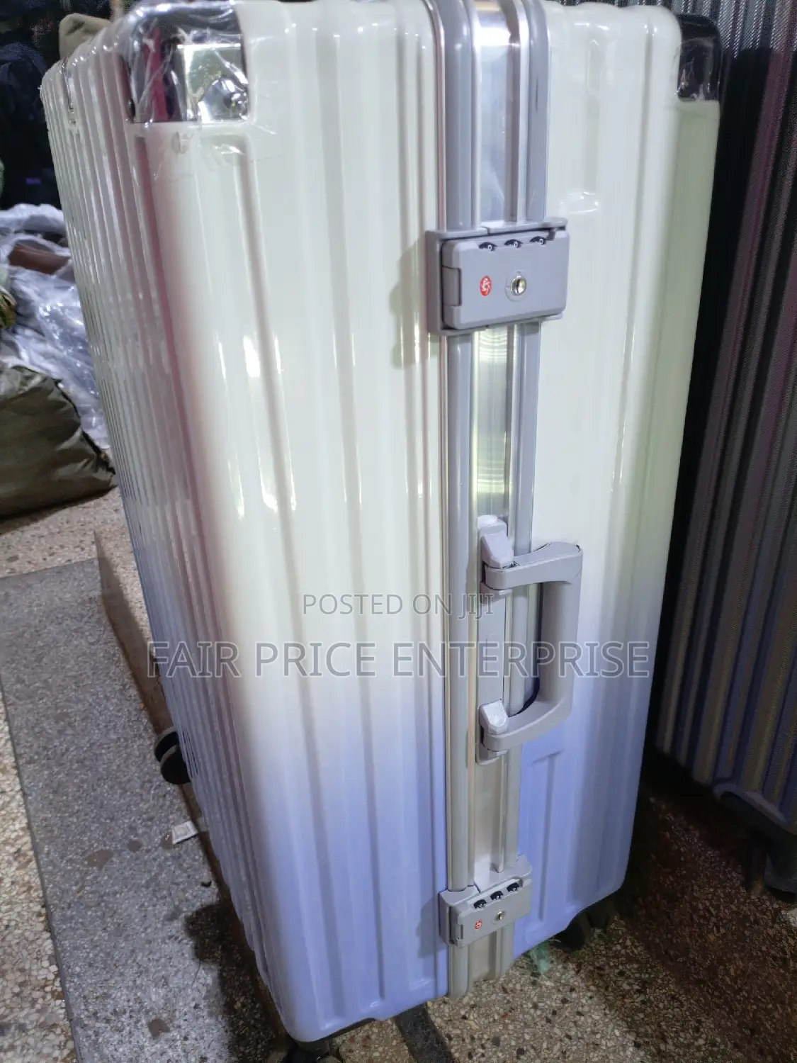 Plastic Suitcases in Medium Size