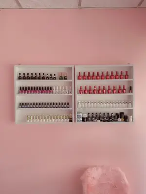 Manicure Nail Polish Shelves for Salons