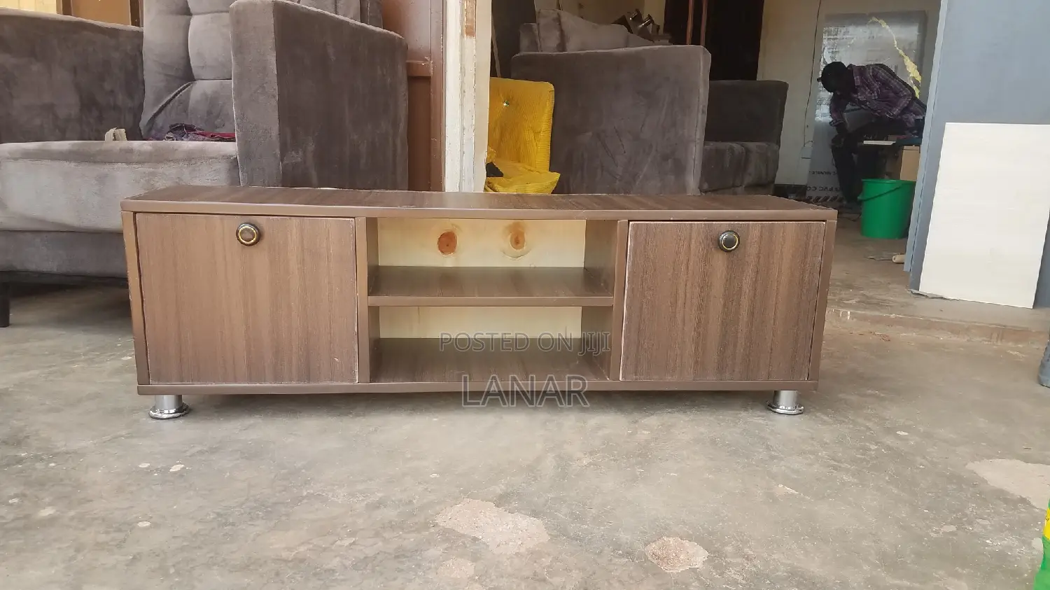 Simple Tvstand
