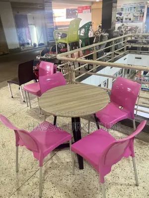 Kids Dining Table Round Shape