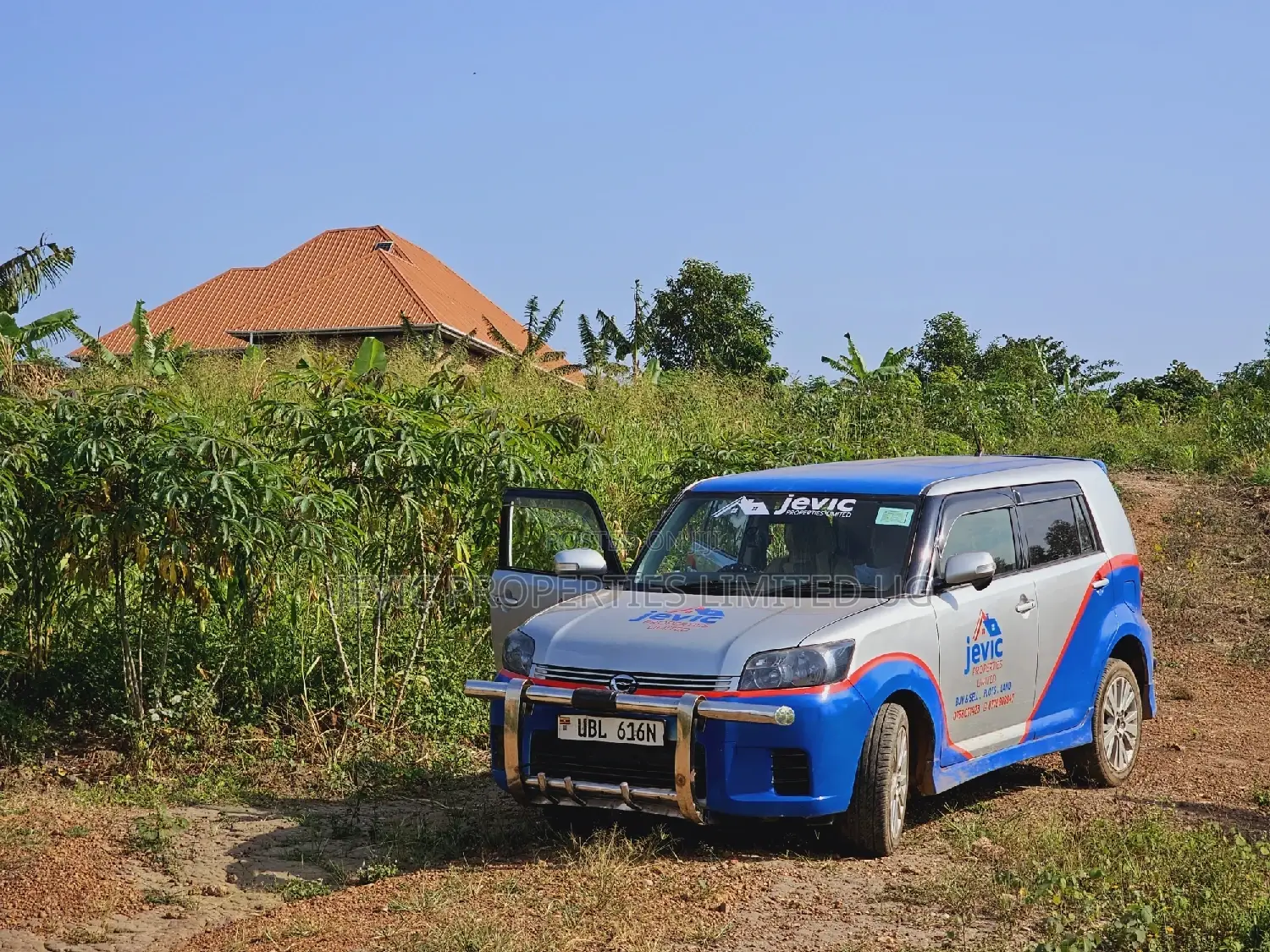 Quick Sale , Land at Kakiri Kikugi 2km Off Tarmac Police