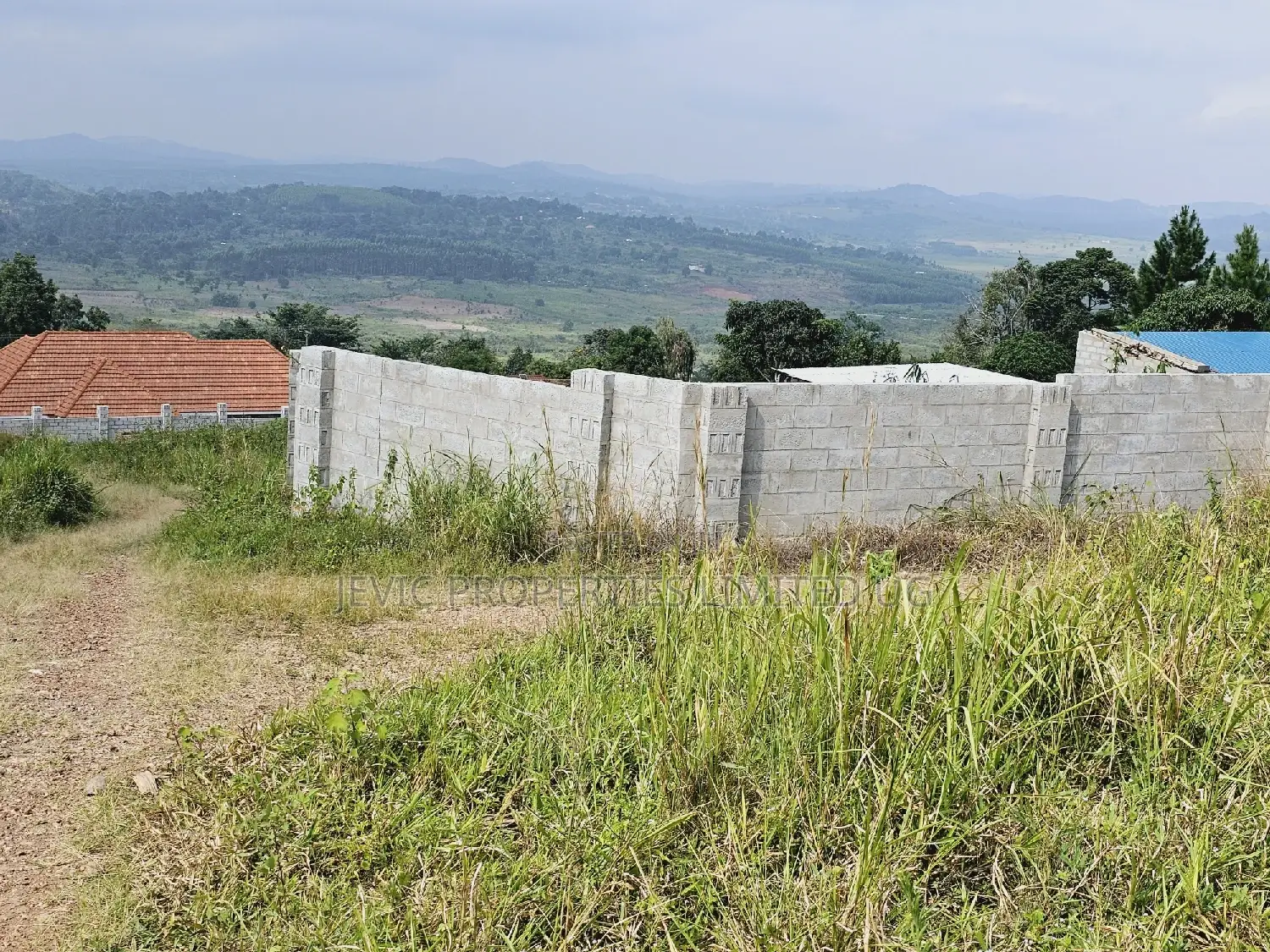 Titled Plot on Quick Sale Kakiri Kikugi Along Hoima Road