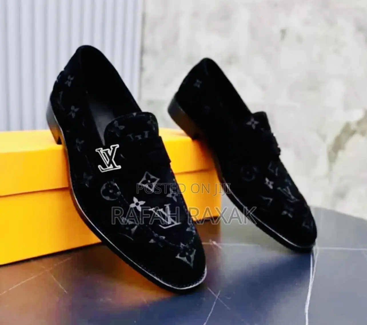 Original Men’S Black Louis Vuitton Gentle Suede Loafers