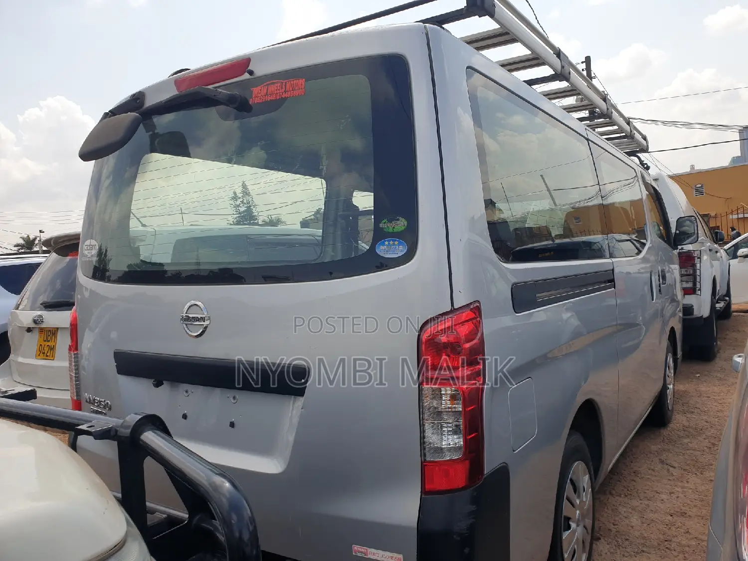Nissan Caravan (Urvan) 2014 Silver