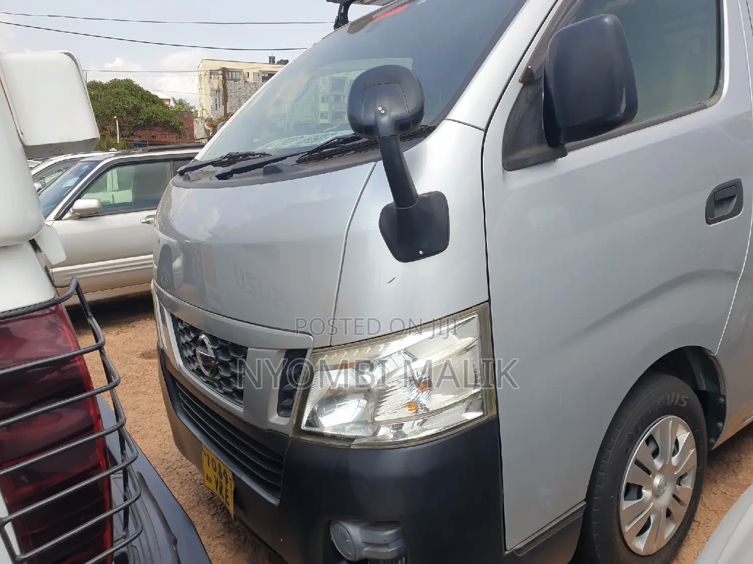 Nissan Caravan (Urvan) 2014 Silver