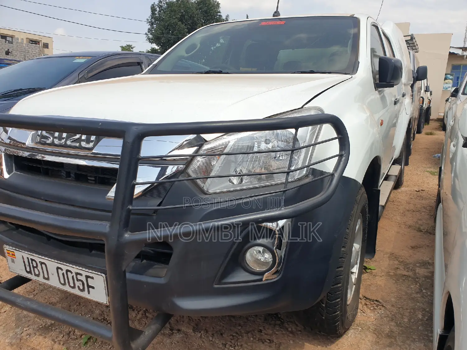 Isuzu D-MAX 2012 White