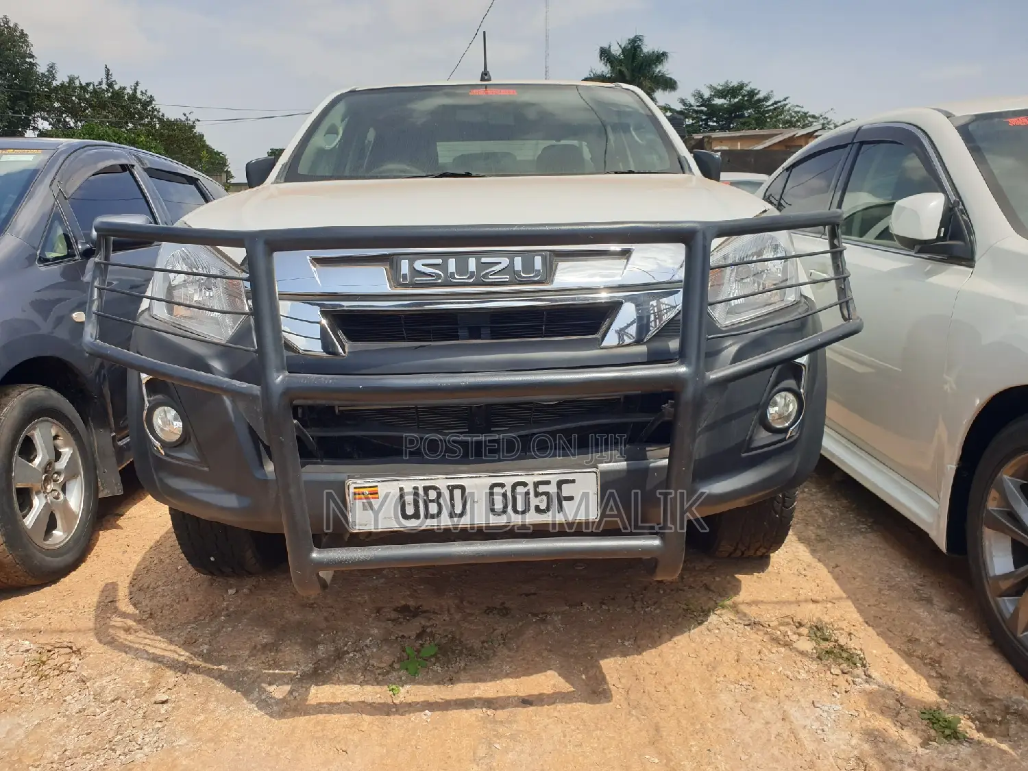 Isuzu D-MAX 2012 White