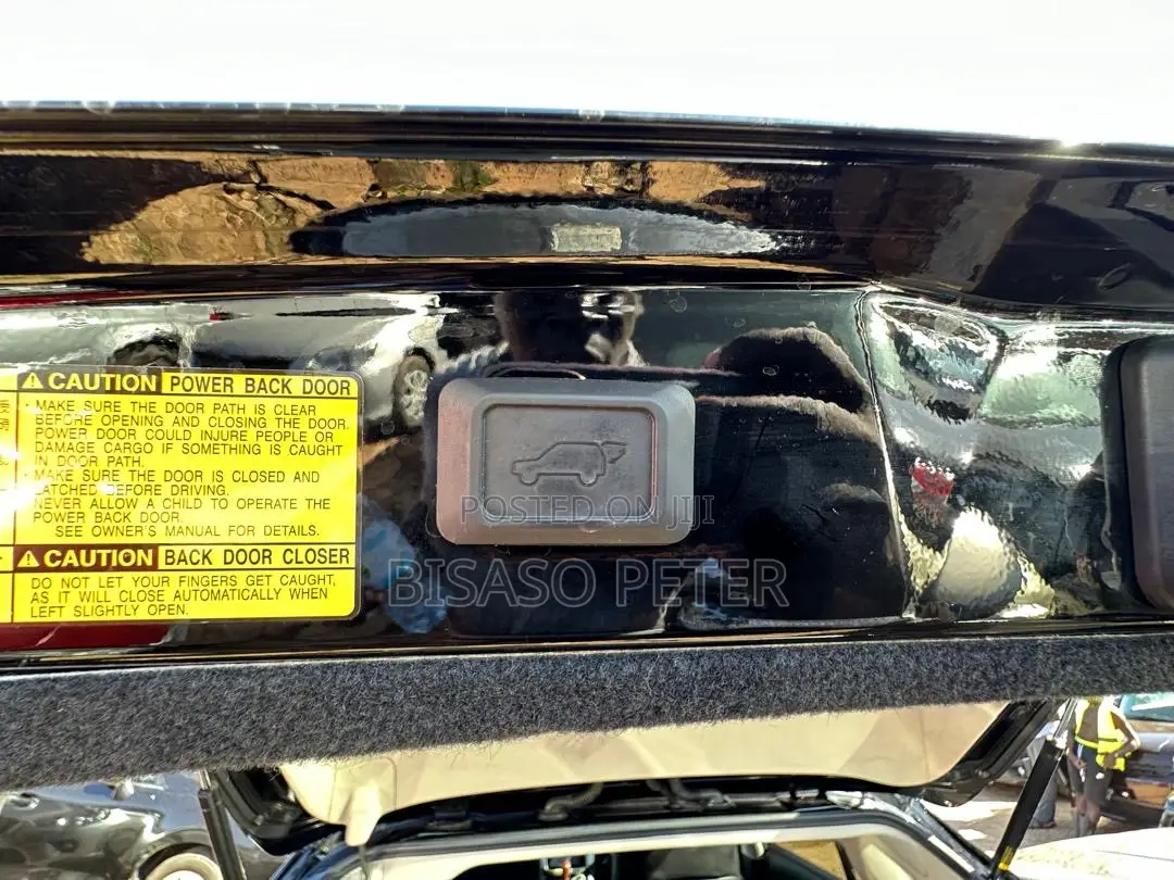 Toyota Harrier 2.4 2012 Black