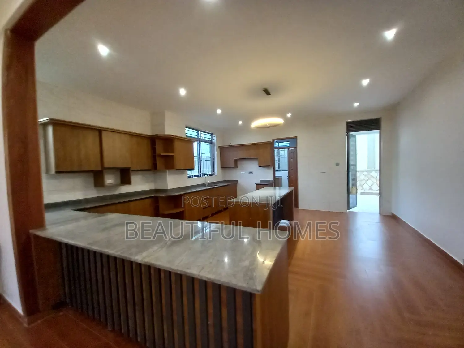 Furnished 7bdrm Duplex in Kyanja, Central Division for sale