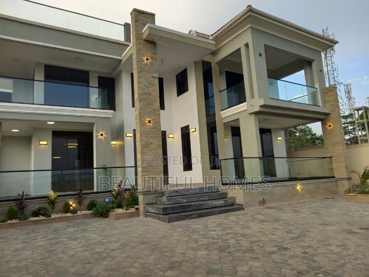 Furnished 7bdrm Duplex in Kyanja, Central Division for sale