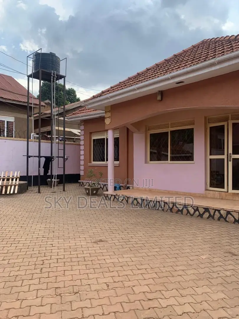 3bdrm Bungalow in Kisaasi, Nakawa for rent