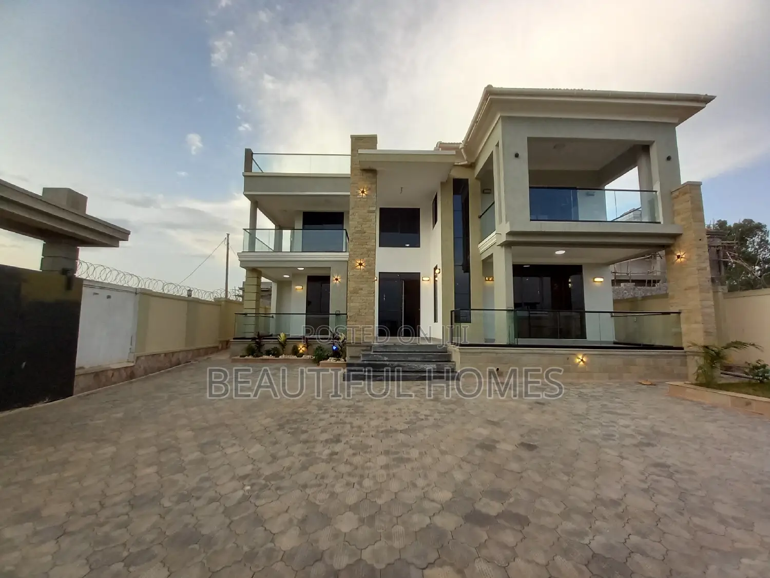 Furnished 7bdrm Mansion in Kyanja Corporate, Nakawa for sale