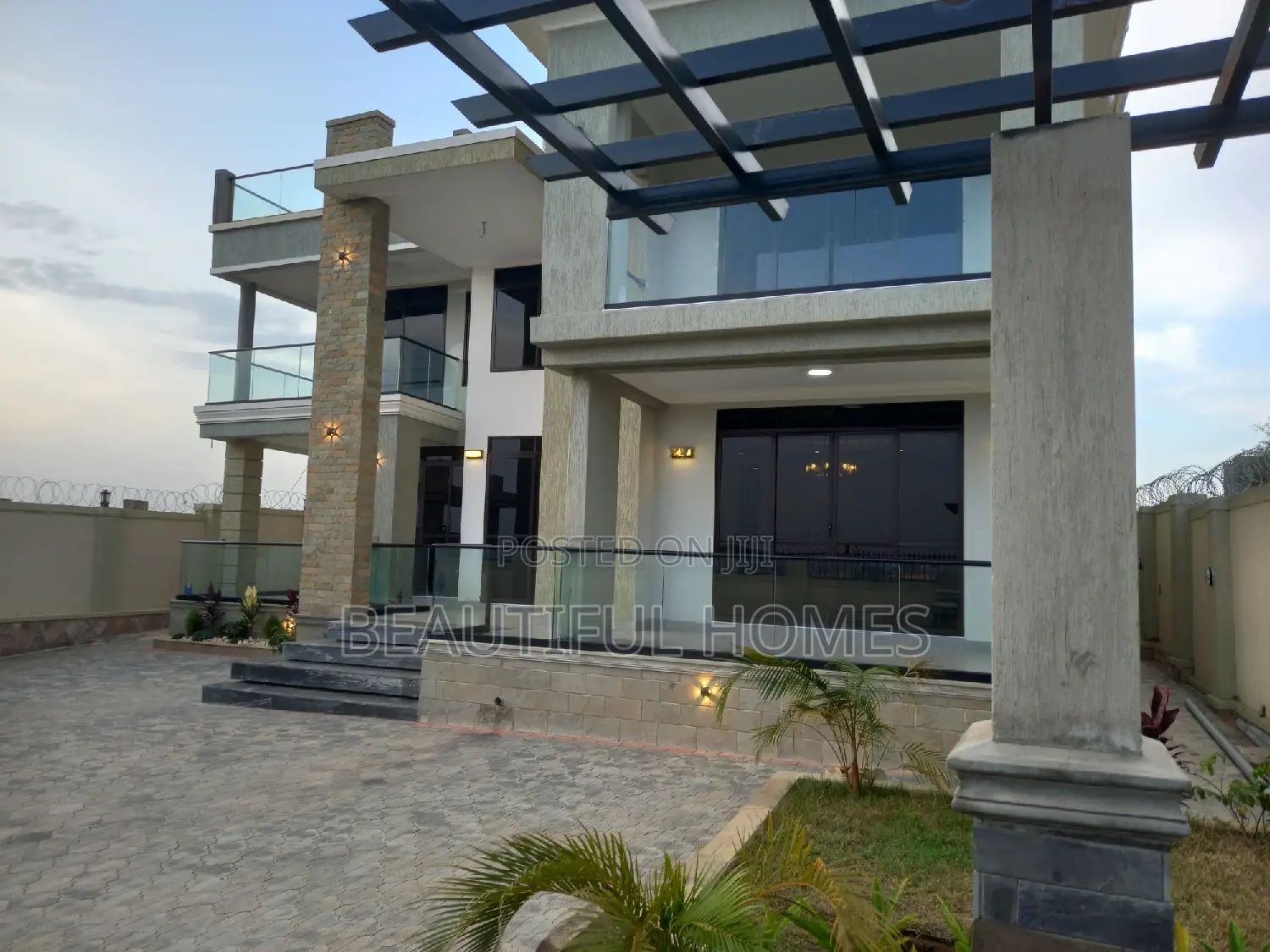 Furnished 7bdrm Mansion in Kyanja, Nakawa for sale