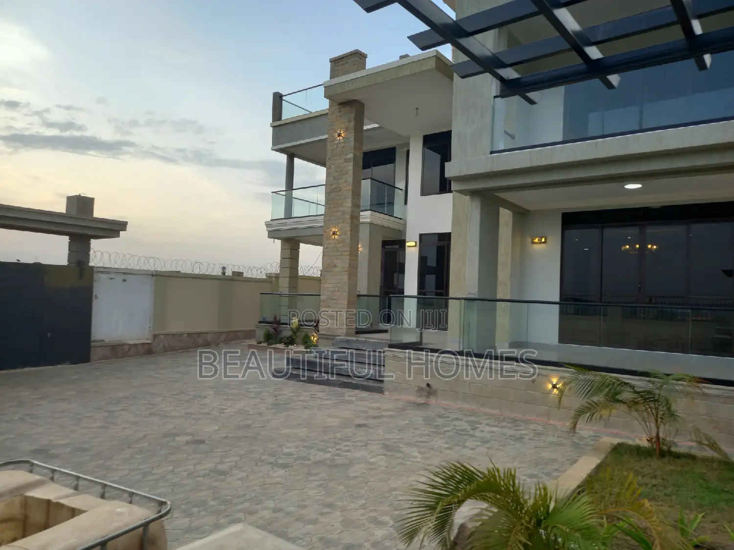Furnished 7bdrm Mansion in Kyanja, Nakawa for sale