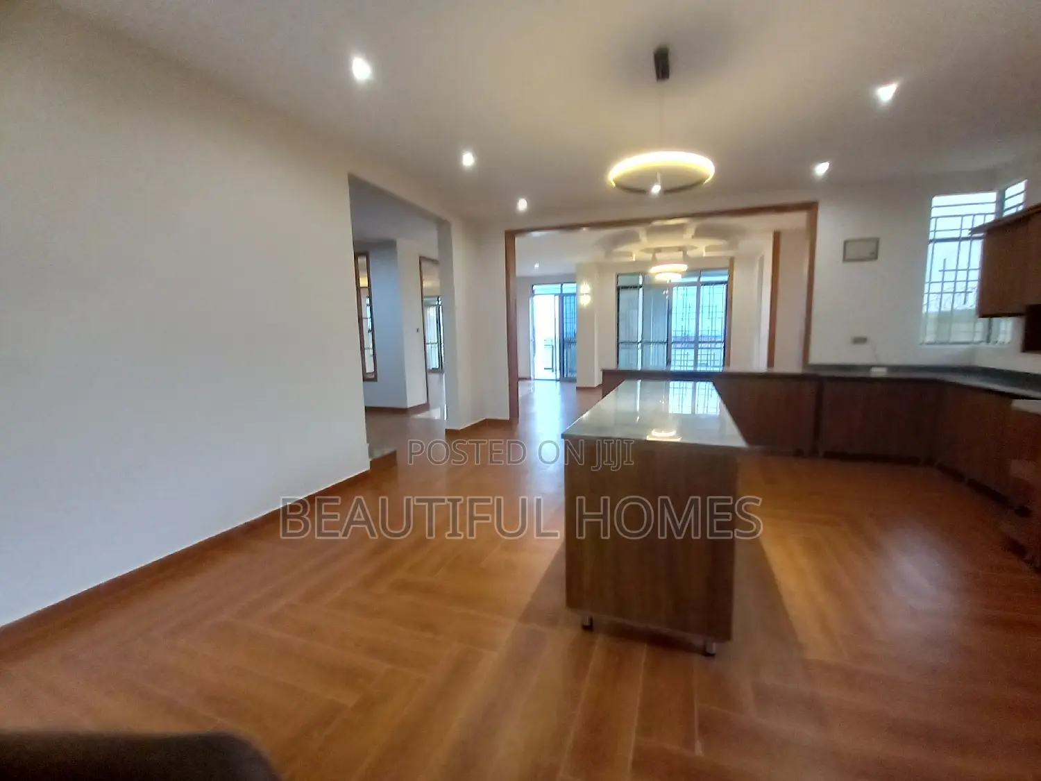 Furnished 7bdrm Mansion in Kyanja, Nakawa for sale