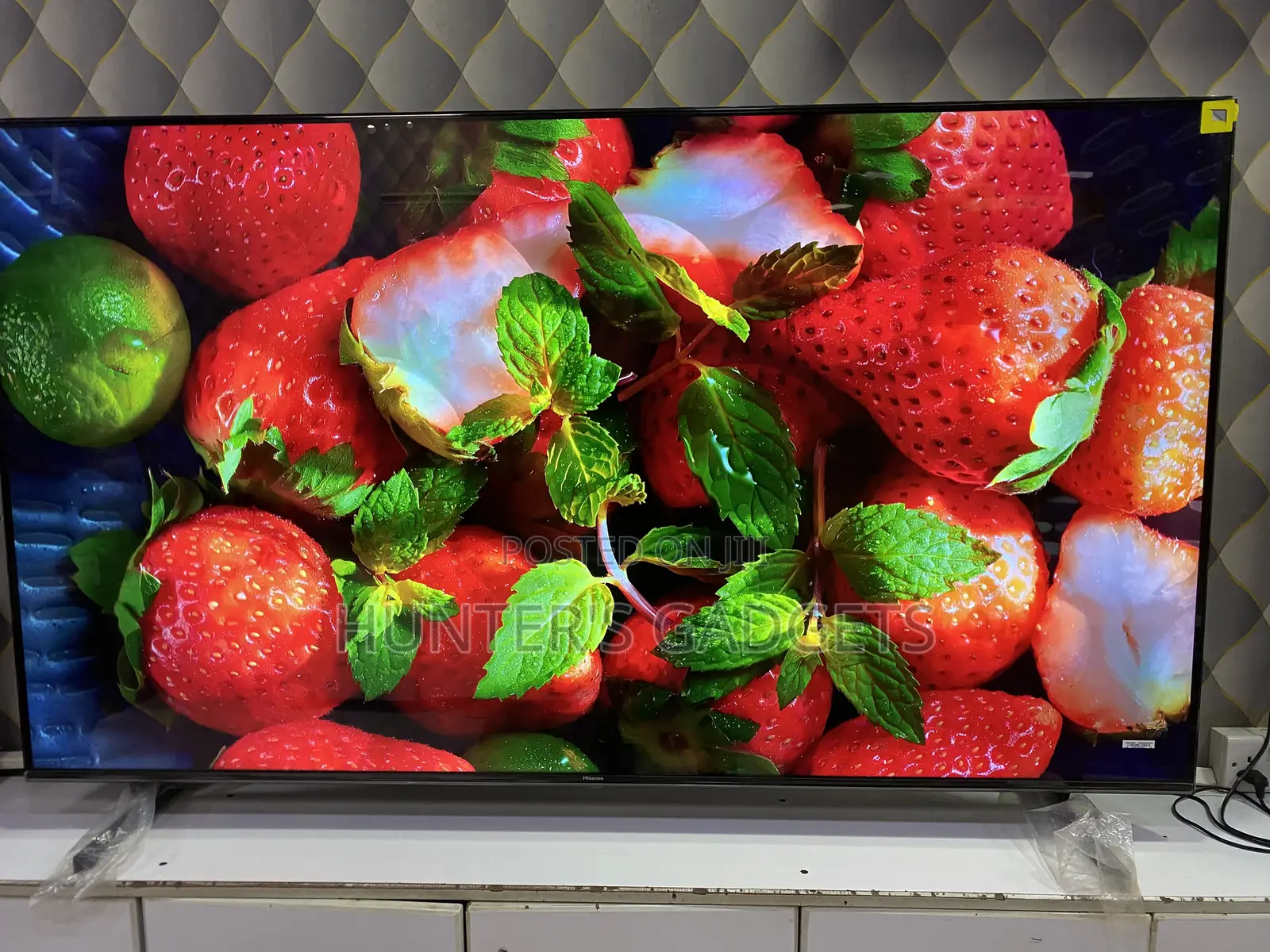 Hisense Brand New 43 Inch Smart Frameless Digital A4 Series