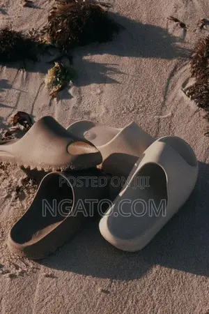 Yeezy Slides