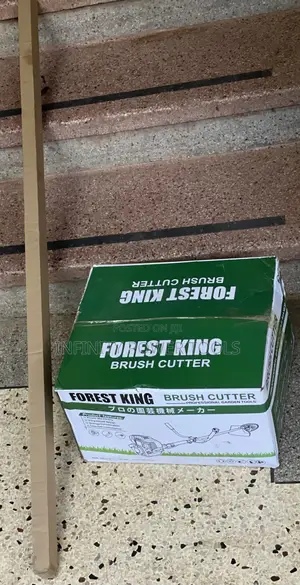 4 Stroke Brush Cutter/Grass Cutter
