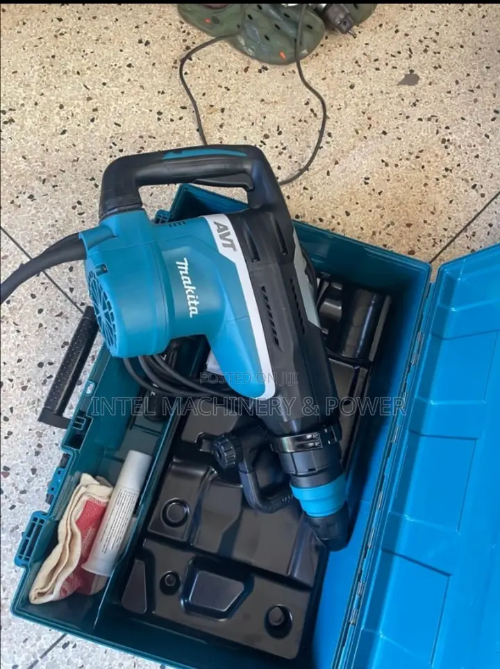 Makita Avt Hammer /Concrete Breaker
