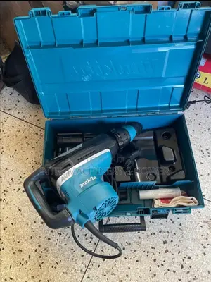 Makita Avt Hammer /Concrete Breaker