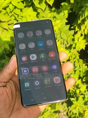 Photo - New Samsung Galaxy S10 128 GB Black