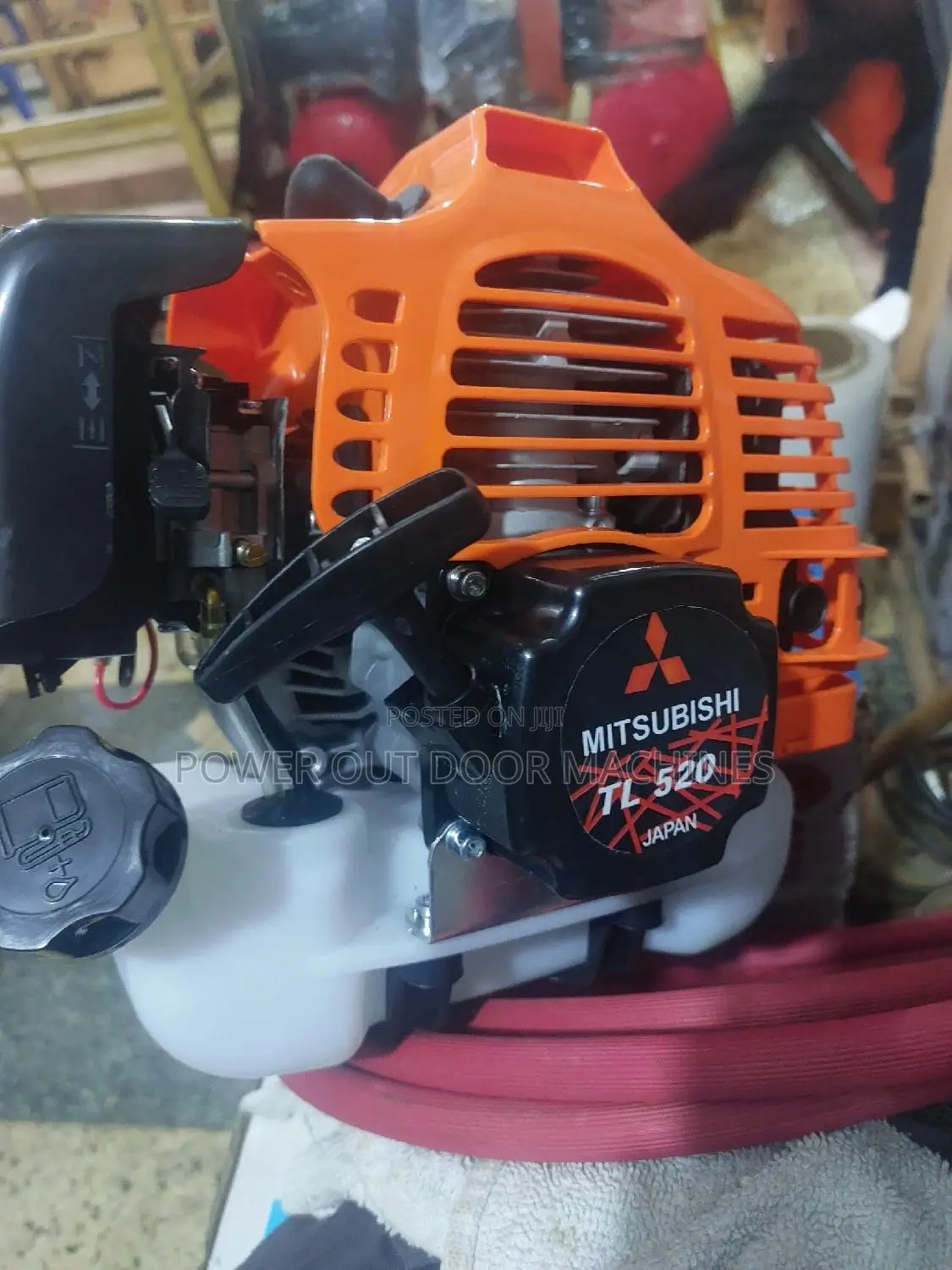 Mitsubish 520 Brush Cutter / Grass Cutter / Lawn Mower