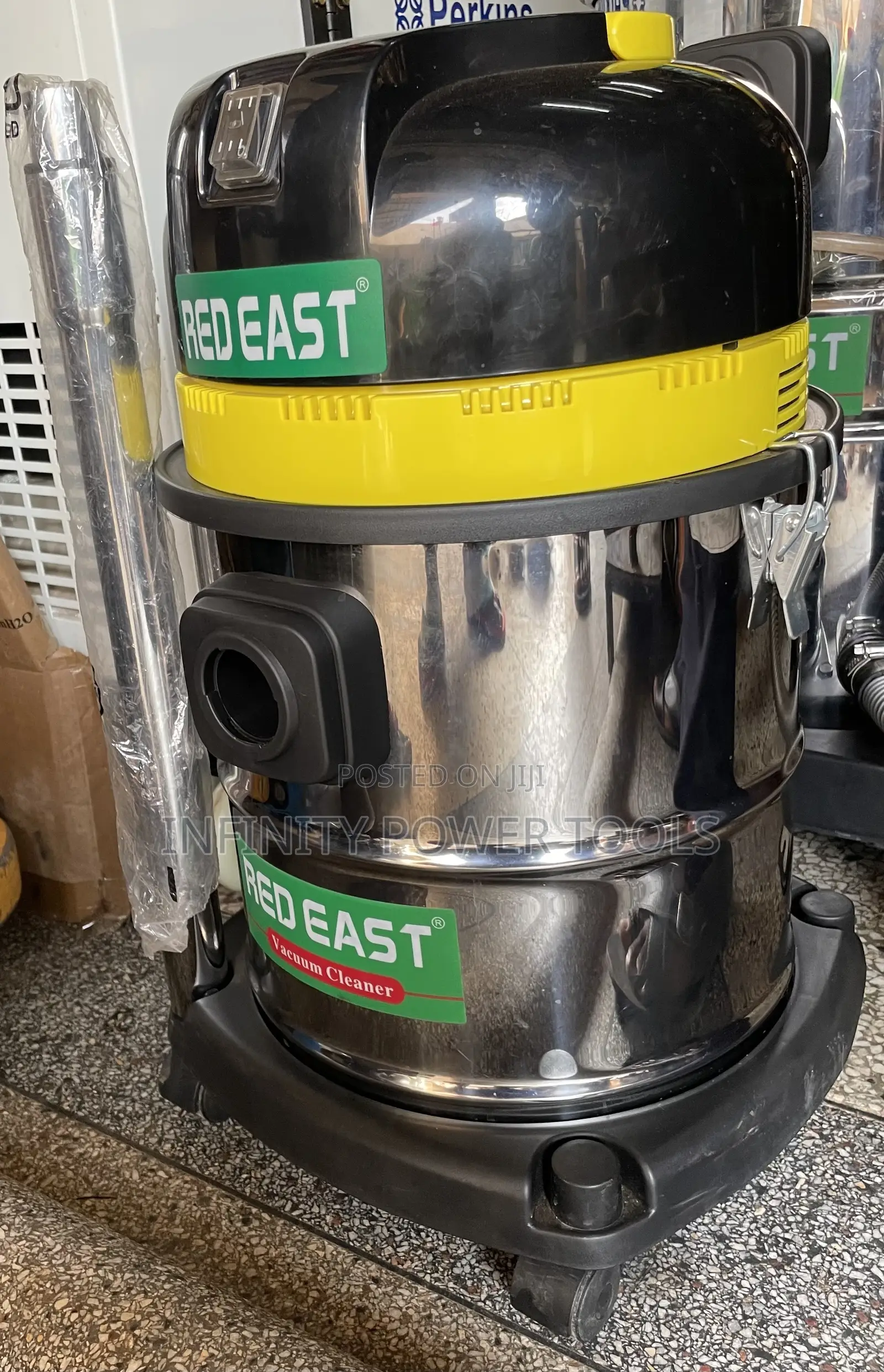 Red East Vacuum Cleaner 20l
