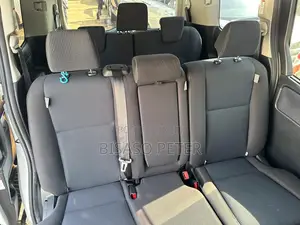 Toyota Noah 2.0 AWD (8 Seater) 2015 White