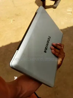 Laptop Toshiba Satellite C50 4GB Intel Celeron HDD 320GB